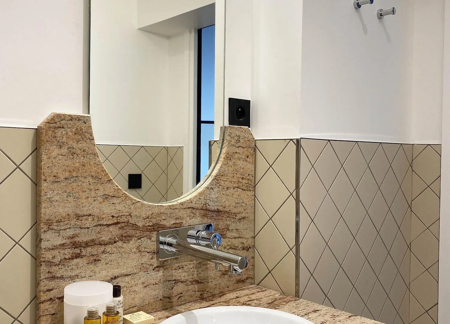 New Lafayette Hotel