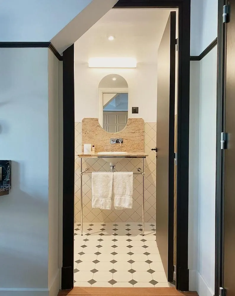 New Lafayette Hotel