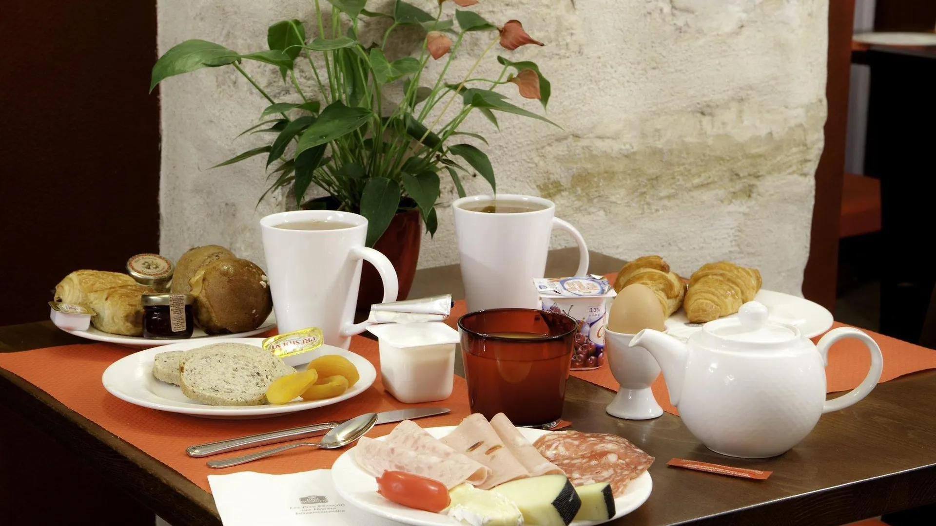 New Lafayette Otel 4*